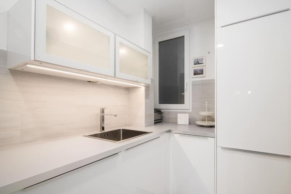 Apartamento Near Fcb Stadium Up To 8 One Car Free Parking Barcelona