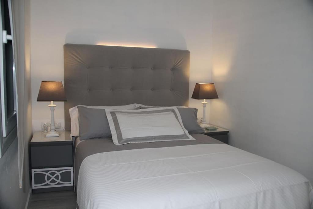 Near Fcb Stadium Up To 8 One Car Free Parking Barcellona